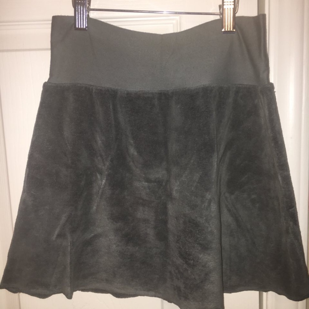 Gaia Conceptions Simplicity velour short skirt